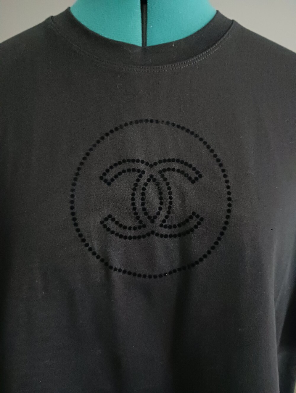NWOT Chanel UNIFORM Black Cotton T Shirt Size L, - Picture 3 of 7